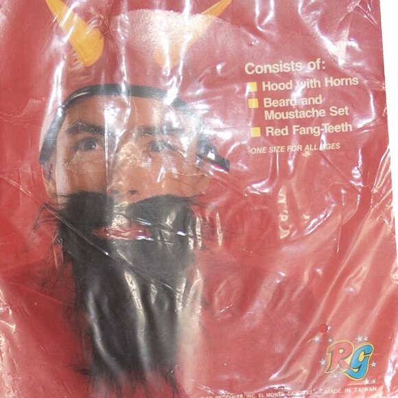 Devil Dress-Up Set One Size Fits All W/ Hood Horns Beard & Red Fang-Teeth Access - Picture 3 of 8